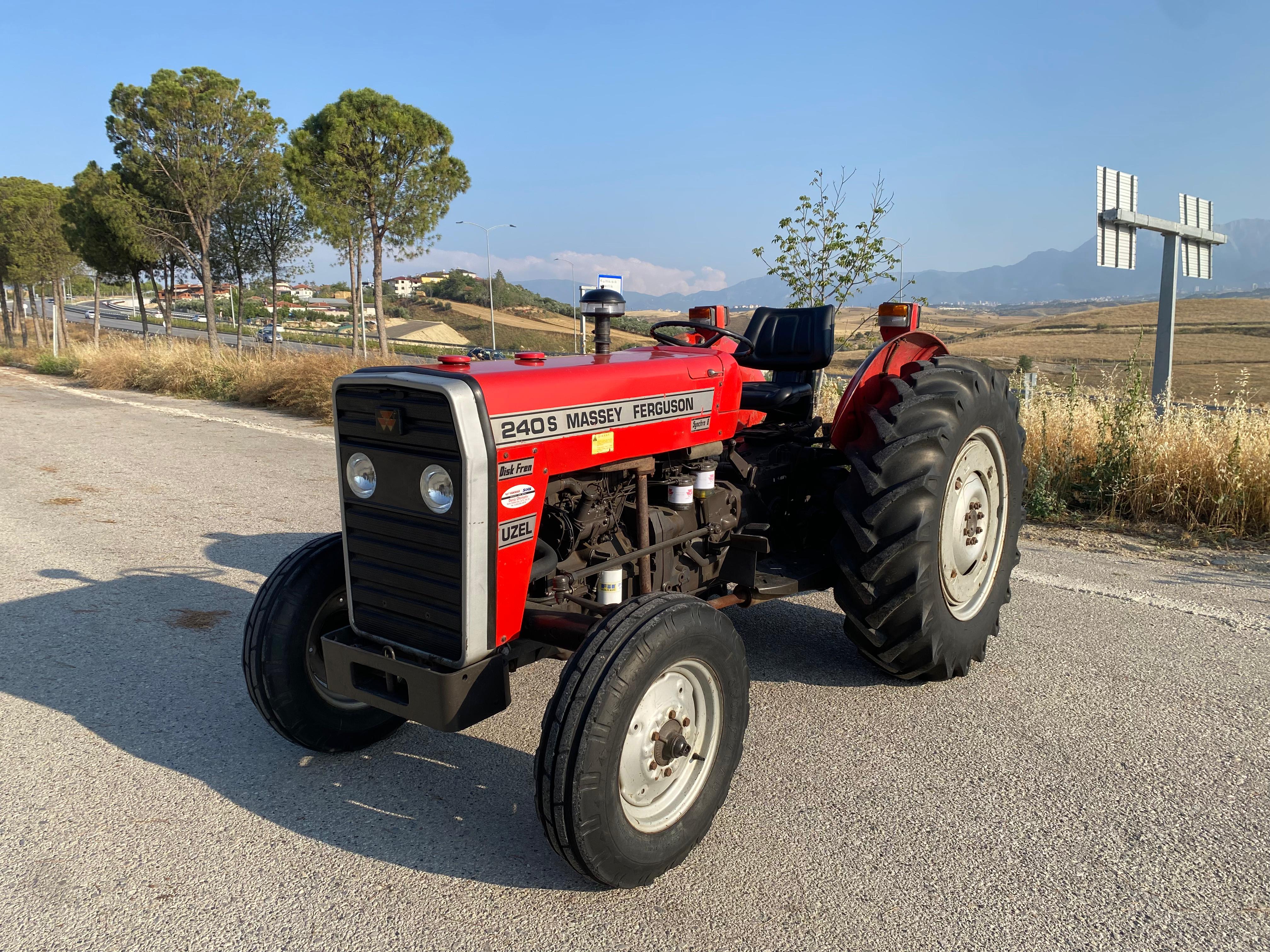 1995 240 Massey Yan Görünüm